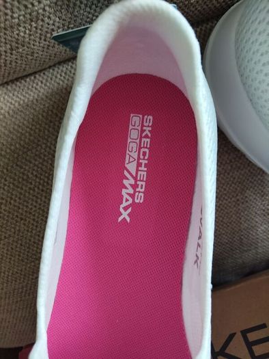 ladies Sketchers Slip On Trainers New With Box Machine Washable