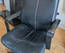 [Free] Black leather office chair