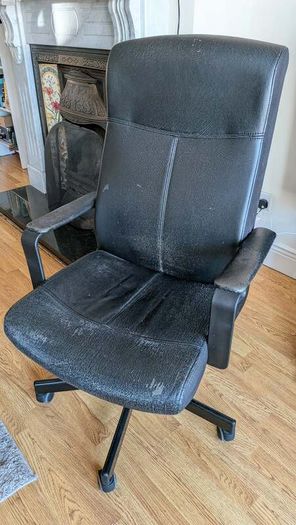 [Free] Black leather office chair