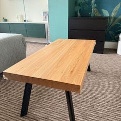 Coffee table-oak