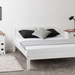 Amber 4'6" Bed in White