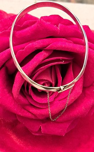 Vintage sterling silver bangle