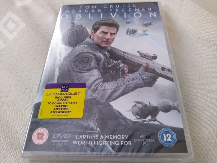 Brand New Tom Cruise Oblivion Dvd