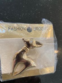 Small doe / Bambi brooch (new, multiple)