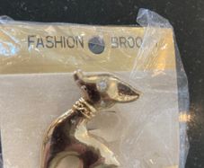 Small doe / Bambi brooch (new, multiple)