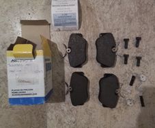 Mercedes 190 Brake Pads.