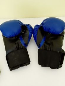 Rival boxing gloves