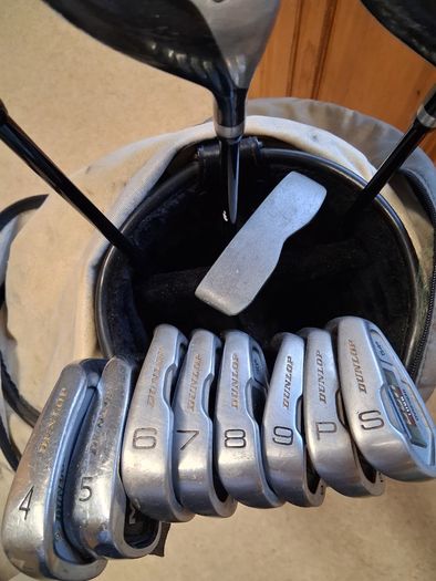 Golf Clubs. Complete Set Of Mens Right Handed Golf Clubs. Collect In Dublin Or Receive Via Post.