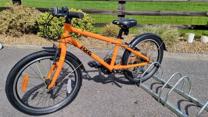 Frog 52 Hybrid Bike (Excellent Condition)