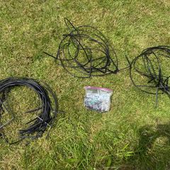 Large TORO Micro Drip Irrigation Set 32 Plant Watering Lines, Stakes & Emitters