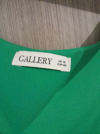 Green long sleeve occasion top size 18 dunnes stores/gallery