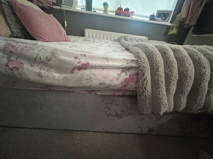 Single Ottoman bed
