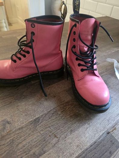 Doc martens Boots. Sz 5 50e  practically  new