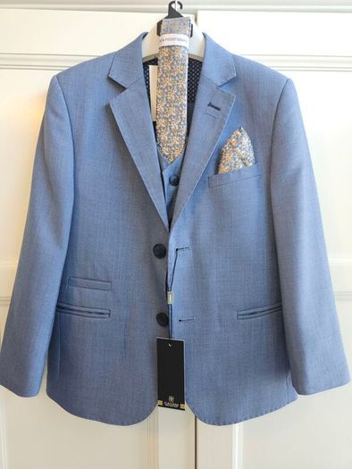 Cavani 3 piece Communion Suit (shirt, tie and pocketsquare included)