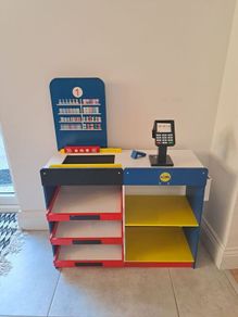 Wooden play shop