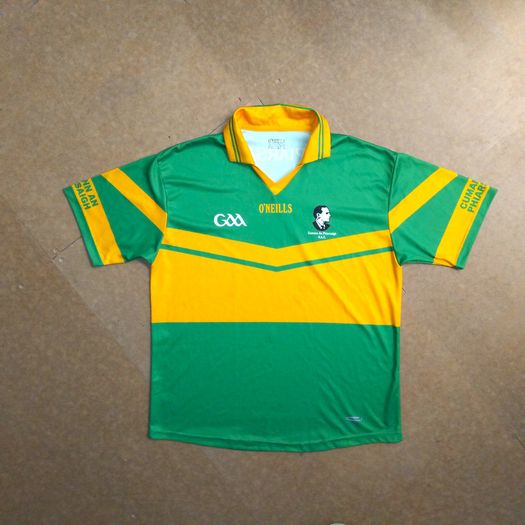 FREE POST Pearses GAA (L) Belfast Cumann Na Phiarsaigh  GAA Shirt Jersey O'Neills Gaelic Football Hurling Vintage Retro Padraig Pearse Easter Rising 1916
