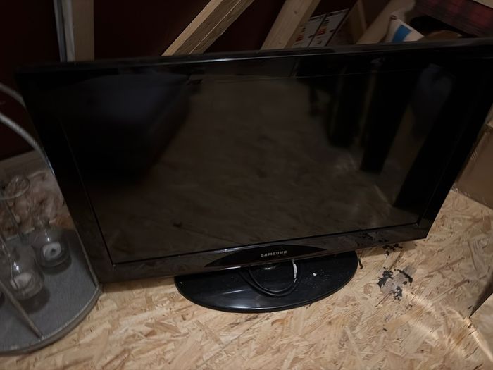 Samsung 32 inch HD LCD TV
