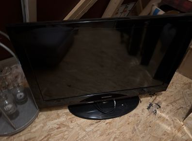 Samsung 32 inch HD LCD TV