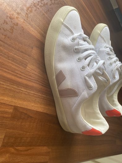 Veja womens