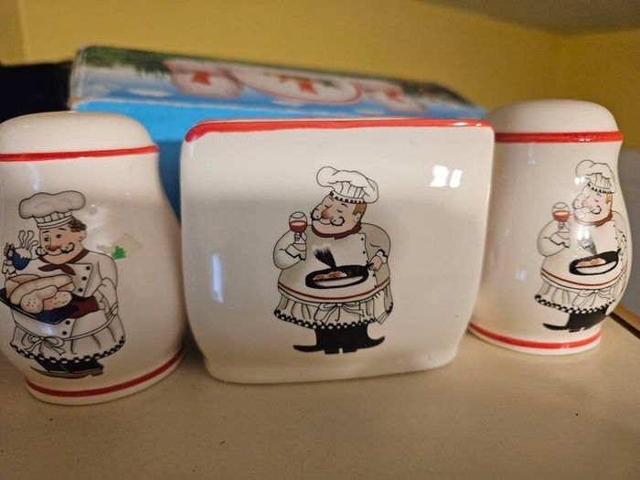 salt and pepper shaker