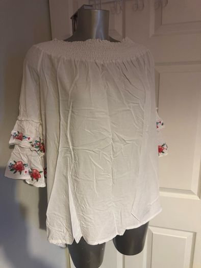 John & Tina off shoulders embroidered blouse size UK18 EU46 Postage included