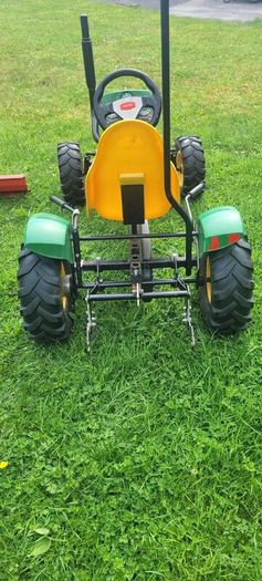 Kids berg john deere go cart