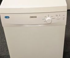 Zanussi ZDS12002WA Dishwasher  Very Good Condition