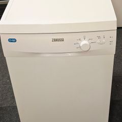 Zanussi ZDS12002WA Dishwasher  Very Good Condition