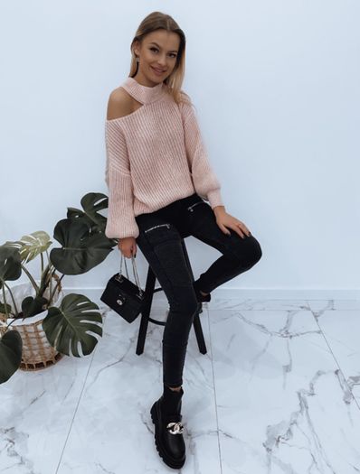 Sweater with chocker