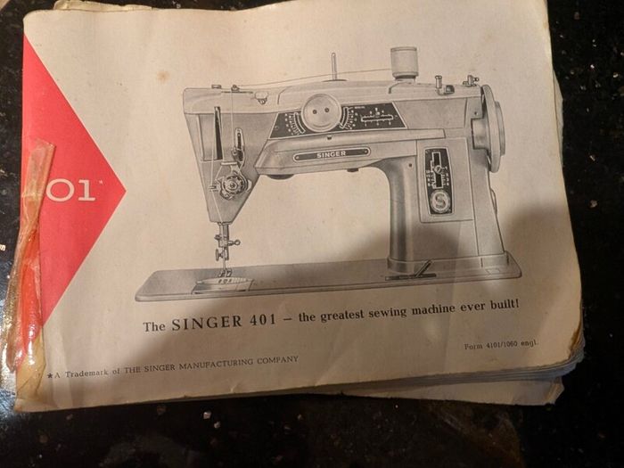 SINGER 401G Vintage Sewing Machine