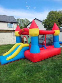 Kids bouncy castle with blower