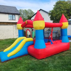 Kids bouncy castle with blower