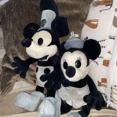 Disney limited edition mickey and Minnie Mouse
