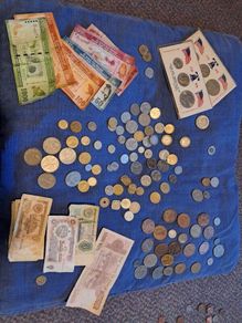 Random coins and notes