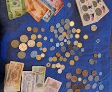 Random coins and notes