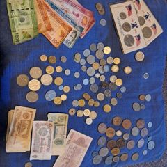 Random coins and notes