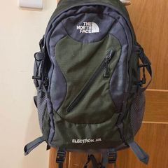 north face back pack 40 L