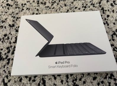 Apple Smart Folio Keyboard