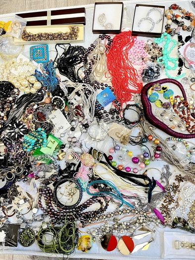 Large bundle of jewellery almost 12kg