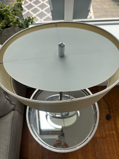 Table lamp