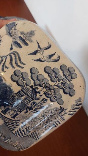 Fabulous Antique Blue and White Transferware Willow Pattern Large Lidded Tureen/Vegetable Dish For Display, Unknown Maker, Most Likely Staffordshire Made