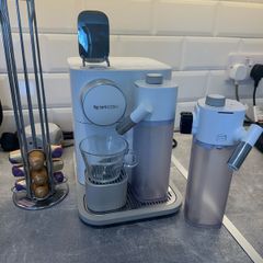 Nespresso Gran Lattissima (White) Premium bundle
