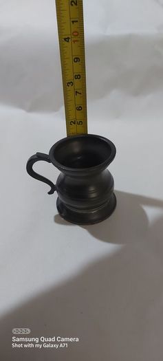 Gill pewter measure ,used condition,,see pictures for condition,,hard to come by ,,buyer collects or pays postage thank you,,take as is ,