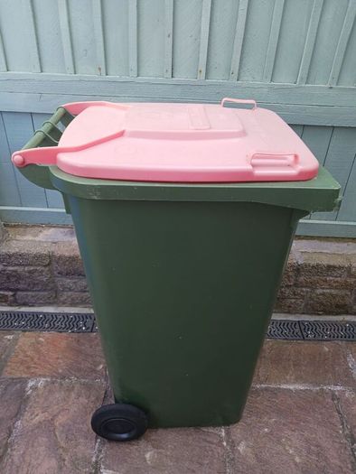 Wheelie bin