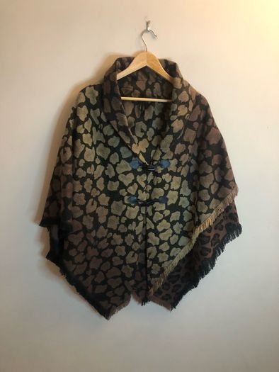Modena poncho (one size)