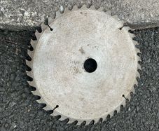 10 inch carbide tipped 40 tooth saw blade   Used very little