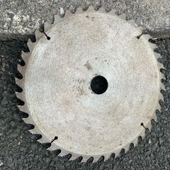 10 inch carbide tipped 40 tooth saw blade   Used very little