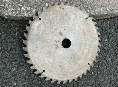 10 inch carbide tipped 40 tooth saw blade   Used very little