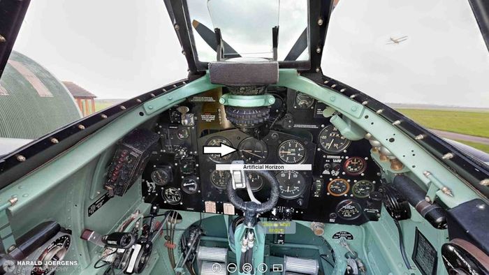 WW2 Air Ministry RAF WW2 Spitfire Aircraft Artificial Horizon Mk1B Dated 1942