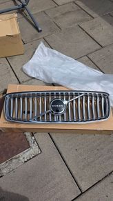 Genuine front bumper grill volvo CX90 2021